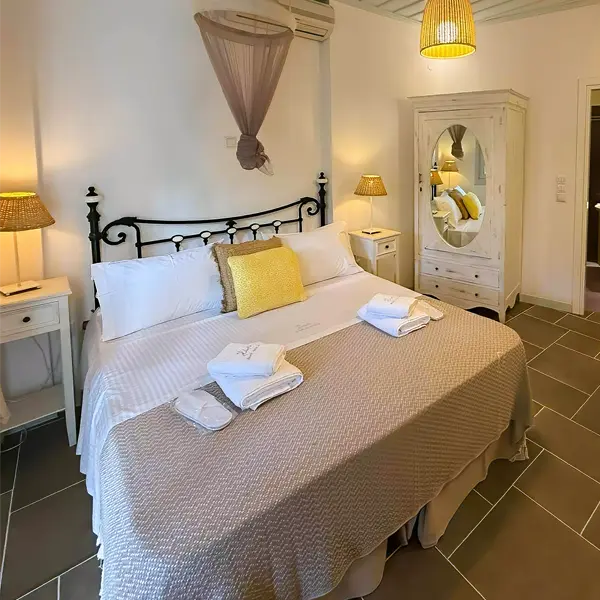 Standard Double room-Kohylia beach-Sifnos 600X600